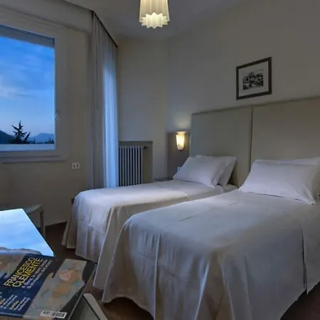 Continental Terme Отель Монтегротто-Терме