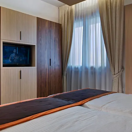 Continental Terme فندق 4*